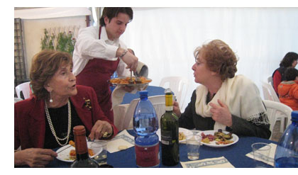 table talk at an italian wedding in Umbria